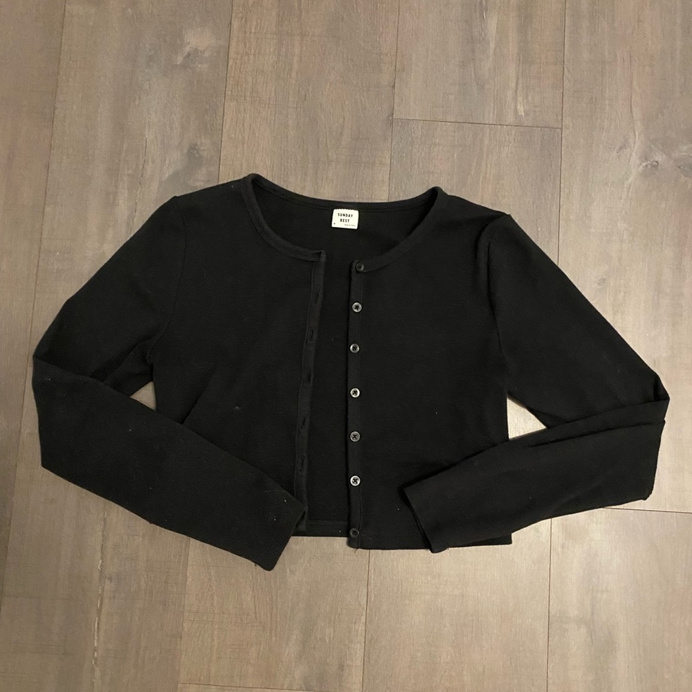 Aritzia button up top